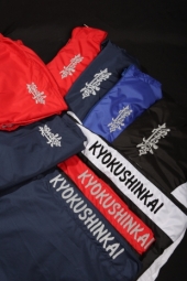 костюмы спортивные с символикой