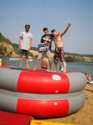 Надувной торовый батут