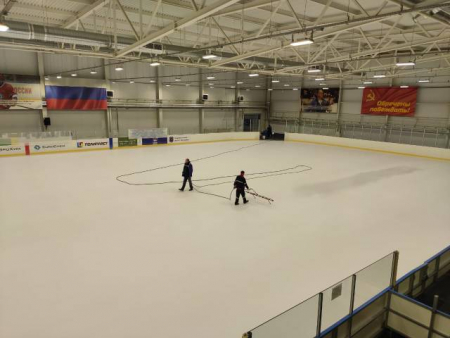 Заливка, покраска льда, нанесение разметки